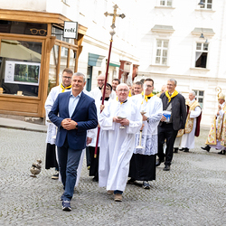 400 Mesnerinnen und Mesner bei österreichweiter Wallfahrt / Erzdiözese Wien/Schönlaub, Stephan Schönlaub 400 Mesnerinnen und Mesner bei österreichweiter Wallfahrt